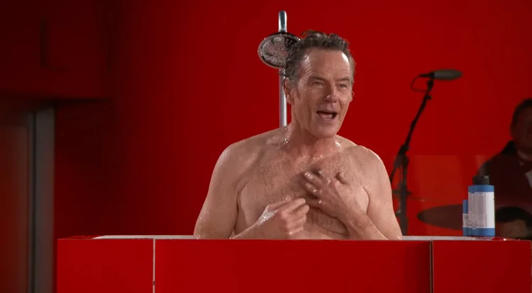 O ator Bryan Cranston: ação de apoio ao combate à Aids durante show de Jimmy Kimmel (YouTube/Reprodução)