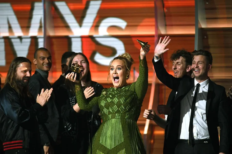 Adele divide prêmio com Beyoncé, no Grammy deste ano (Kevork Djansezian/Getty Images)