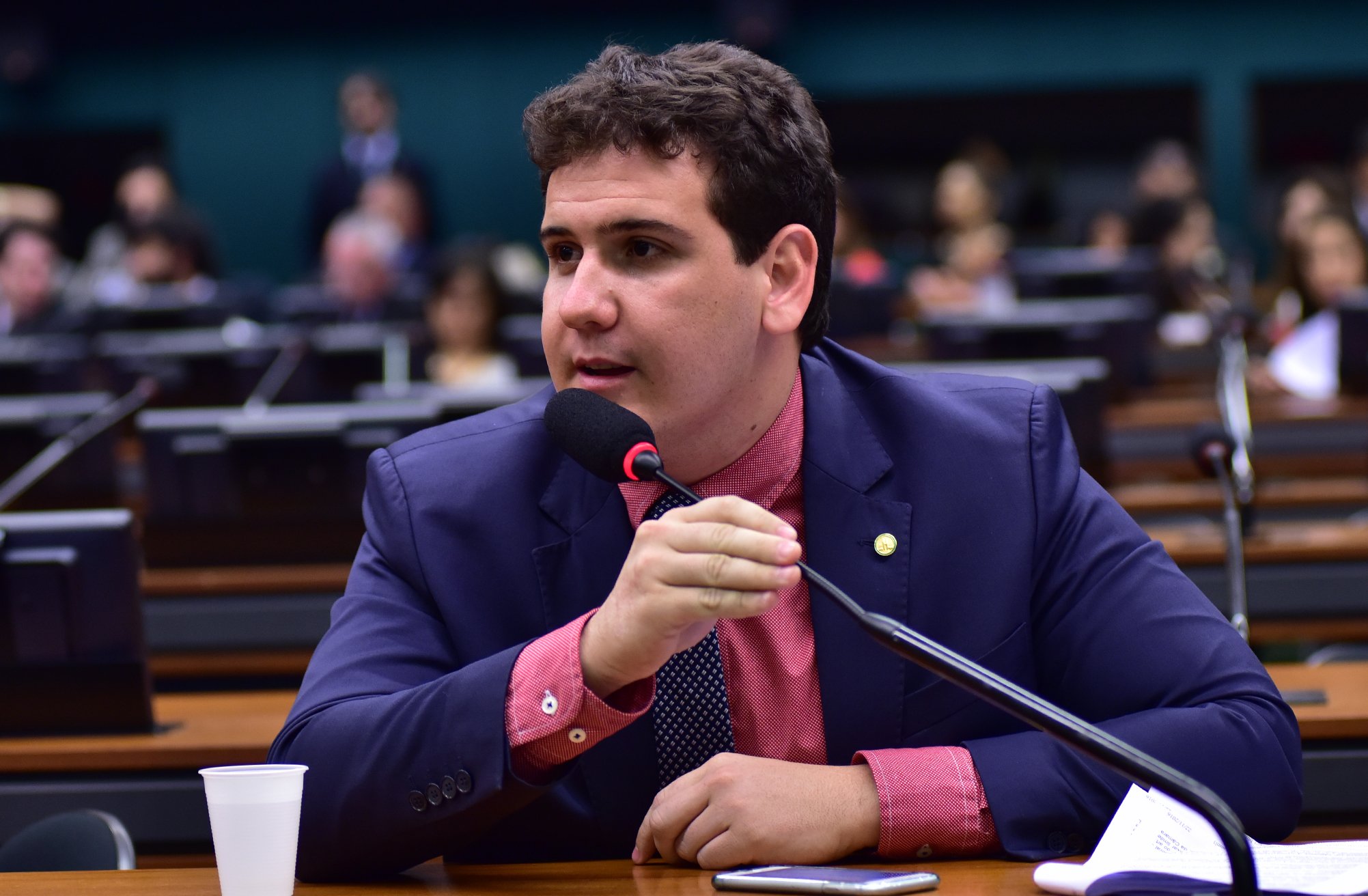 Deputado agride vereador a socos em Câmara Municipal na PB