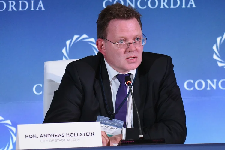 Andreas Hollstein: prefeito foi ferido no pescoço quando estava na frente de um restaurante (Bryan Bedder/Getty Images for Concordia Summit/Getty Images)