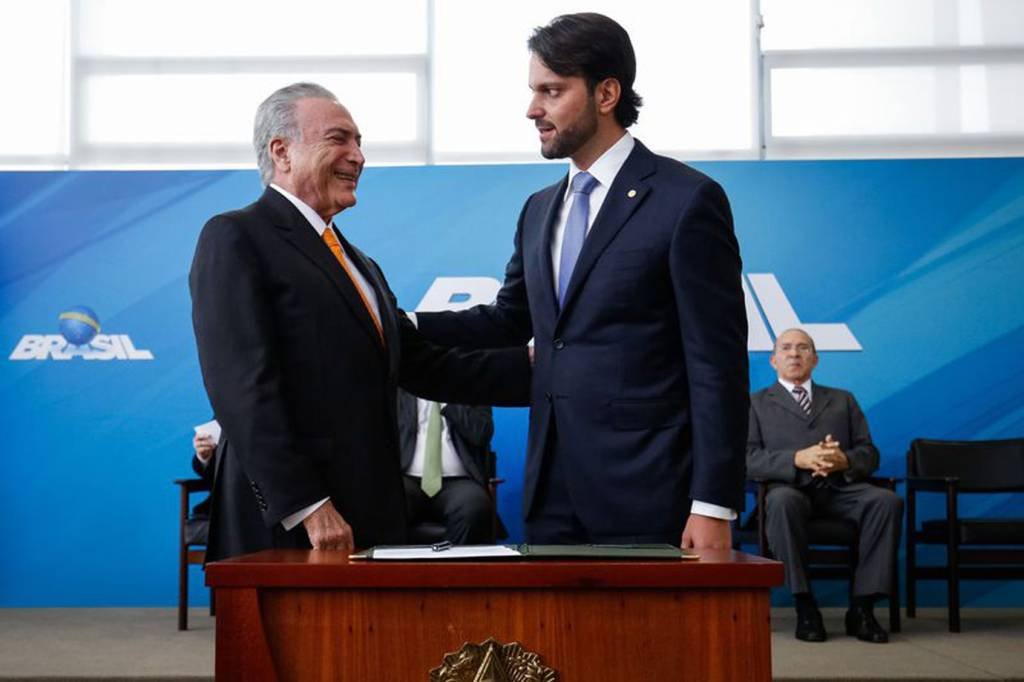 Temer dá posse ao novo ministro das Cidades, Alexandre Baldy