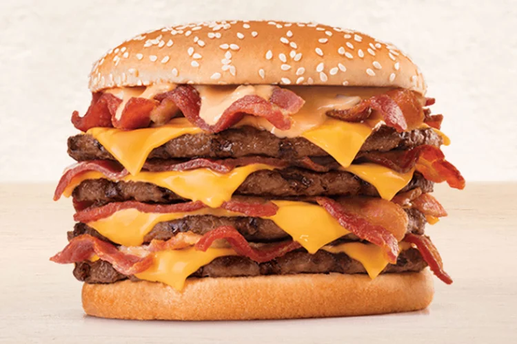 Mega Stacker Atômico: o preço varia entre R$38,90 a R$41,90 (Burguer King/Divulgação)