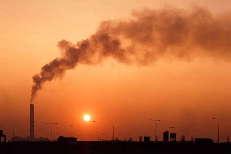 Emissões: aumento das concentrações de dióxido de carbono contribui para o aquecimento do Planeta (starekase/Thinkstock)