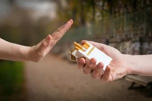 Imagem referente à matéria: OMS lança 1º diretriz para quem pretende parar de fumar; veja as recomendações