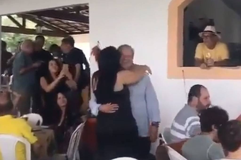 Vídeo mostra José Dirceu dançando em festa da esposa