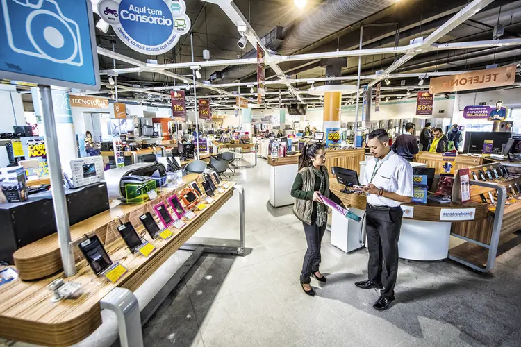 MAGAZINE LUIZA: as 800 lojas da companhia vão ter 30% do espaço dedicado a armazenas produtos do ecommerce  / Germano Lüders