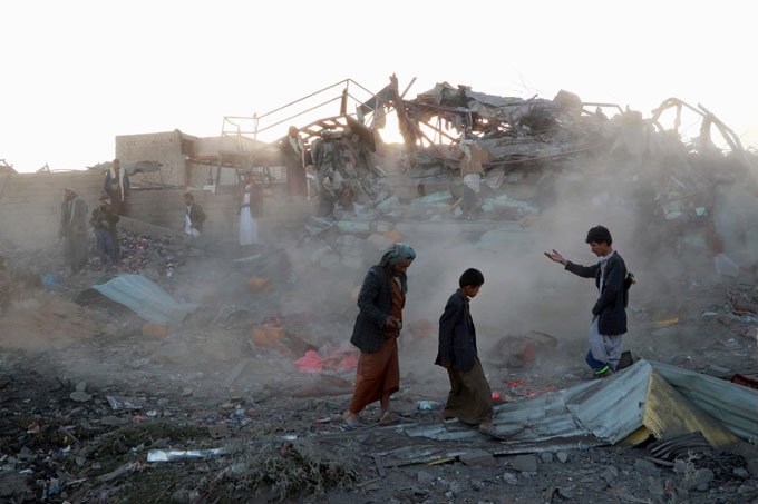 Bombardeio da coalizão árabe mata 21 rebeldes no Iêmen