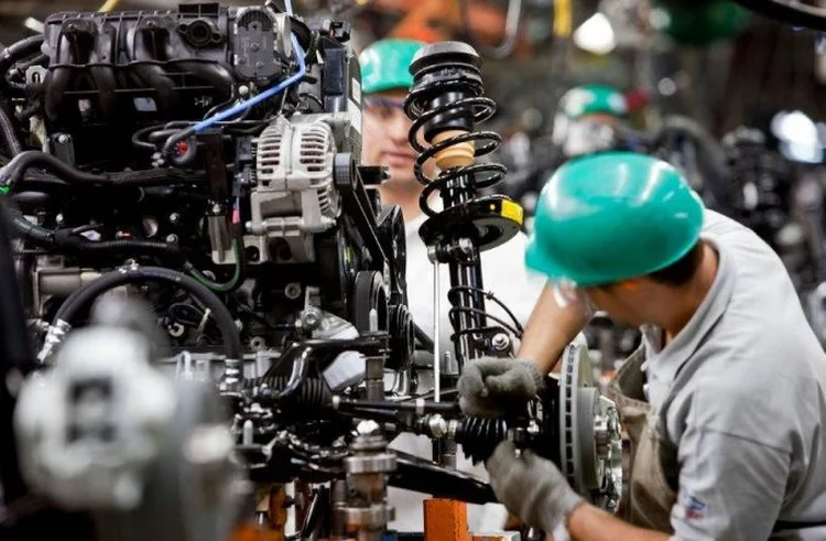 Indústria do Brasil encerrou o primeiro trimestre estagnada depois de queda inesperada na produção em março (Reprodução/Agência Brasil)