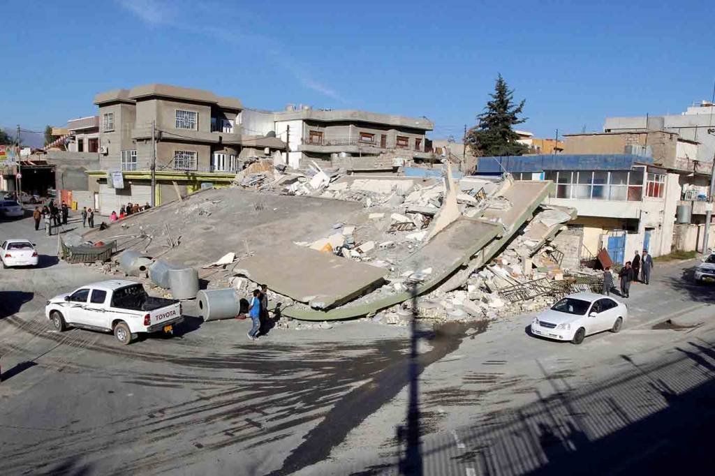 Quatro terremotos matam duas pessoas e ferem mais de 300 no Irã