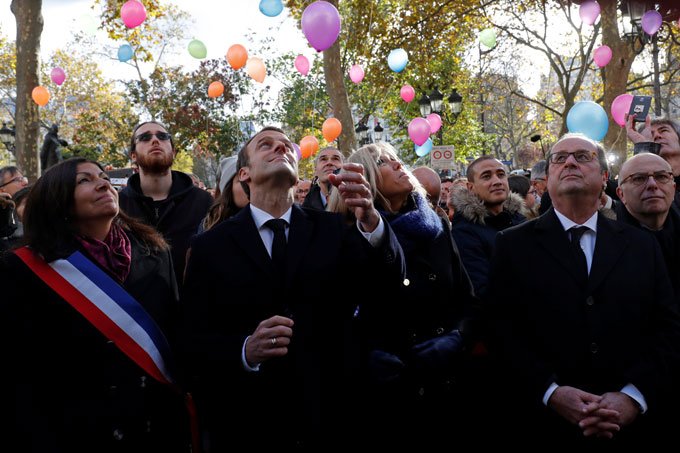 França homenageia vítimas dos atentados de Paris de 2015