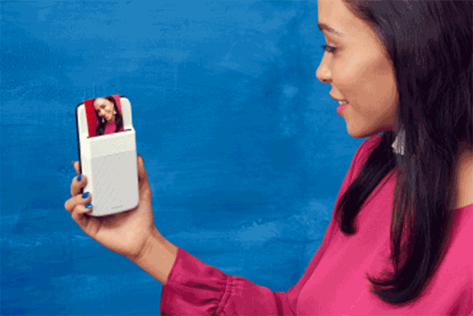 Acessório da Motorola transforma smartphones em câmera Polaroid