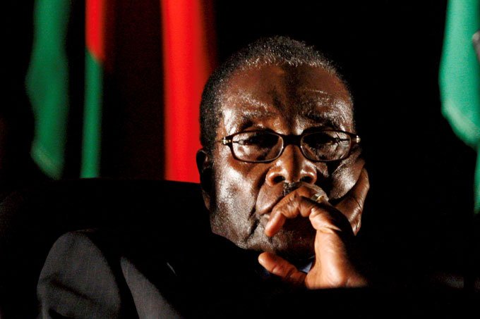 Oposição no Zimbábue pede que Mugabe renuncie à Presidência