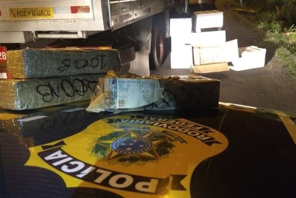 Caminhão é apreendido no PR com R$ 12 milhões escondidos