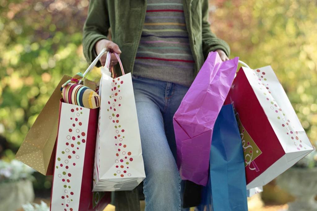 Compras: pesquisa verificou que 60% dos consumidores vão pagar à vista (Dylan Ellis/Thinkstock)