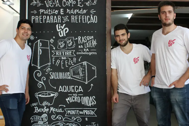 Os empreendedores Victor Santos, Henrique Castellani e Felipe Castellani: a Liv Up começou em março de 2016 (Liv Up/Divulgação)