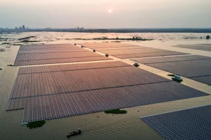 O que são as usinas solares flutuantes