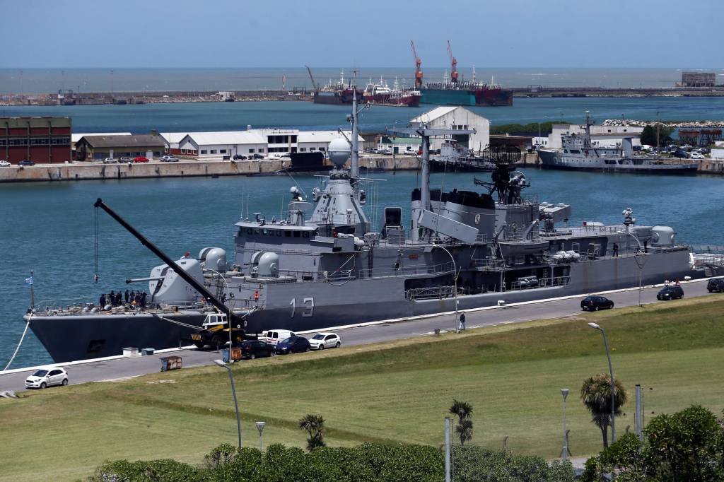 EUA enviam 4 batiscafos para procurar submarino argentino