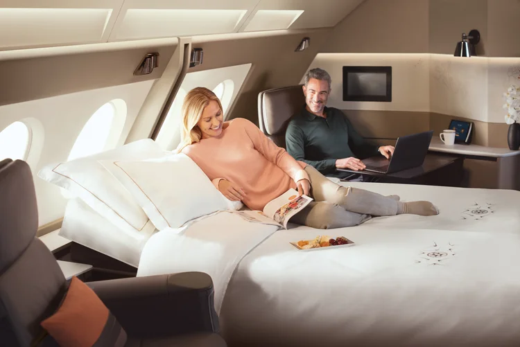 Suíte de luxo da Singapore Airlines: com cartões de crédito poderosos, o viajante nem precisa ser fiel à companhia (Singapore Airlines/Divulgação)