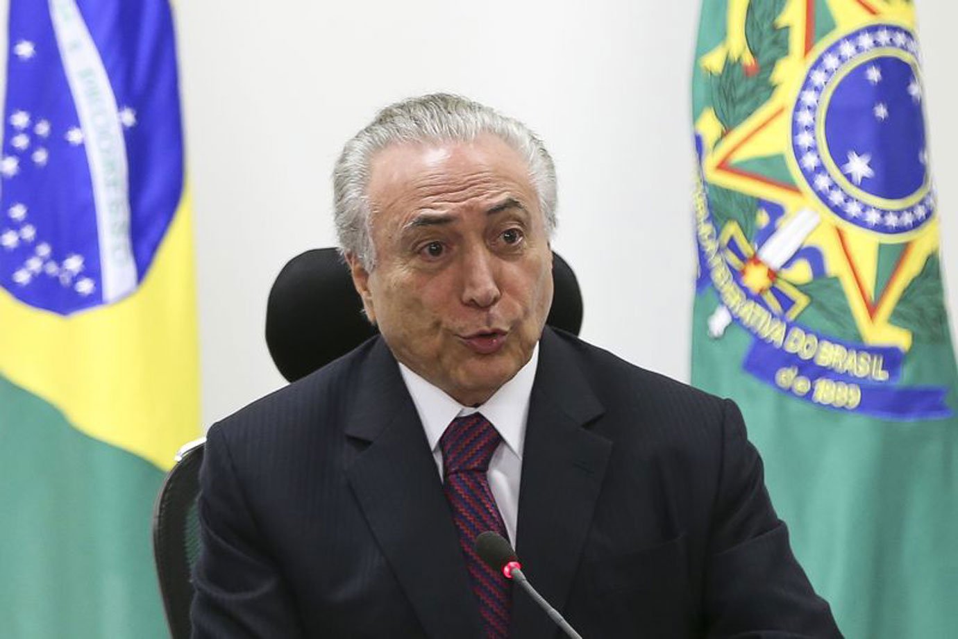 Temer está reunido com Pezão para assinar decreto de intervenção