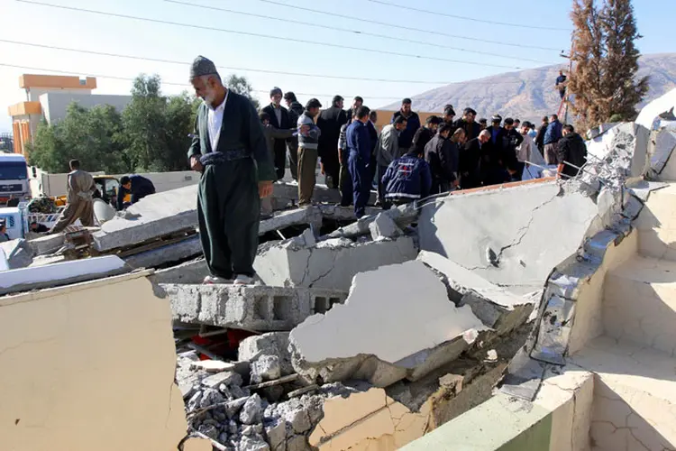 Terremoto de magnitude 7,3 foi sentido na madrugada do dia 13 de novembro (Ako Rasheed/Reuters)