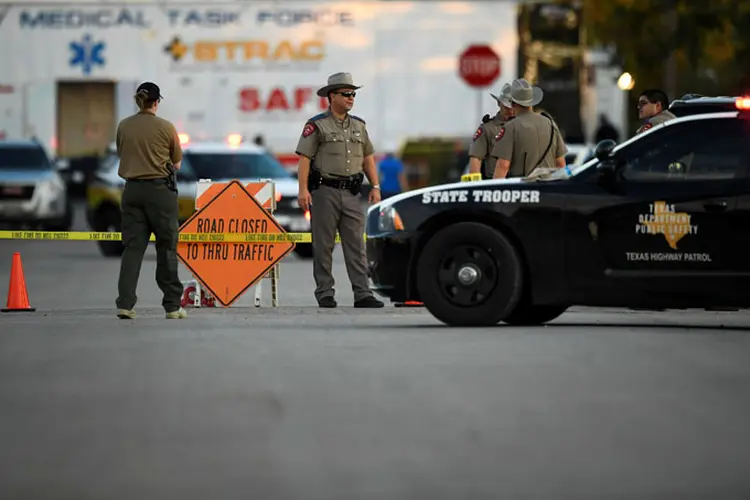 Tiroteio em igreja no Texas deixa ao menos 26 mortos (Mohammad Khursheed/Reuters)