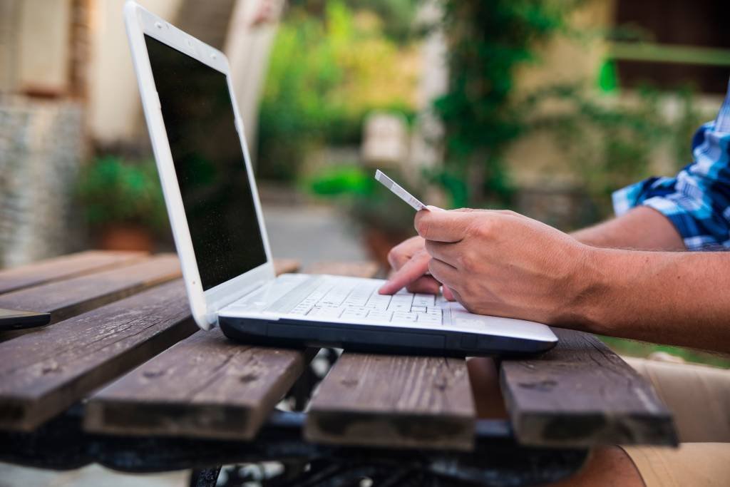 Combo  Veja combinações de internet, TV, fixo e/ou celular