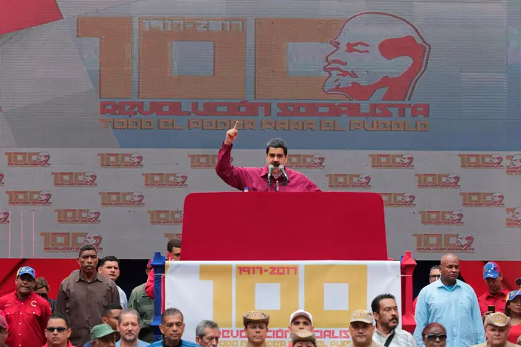 Maduro: "Vamos gritar que Lênin vive!, Vamos às ruas com as bandeiras da União Soviética!" (Miraflores Palace/Handout via REUTERS/Reuters)