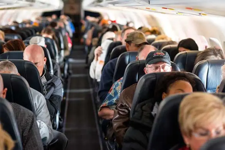AVIÃO NOS EUA: um tribunal do país tratou do "incrível encolhimento dos assentos das aeronaves" (Joe Giron/The New York Times)
