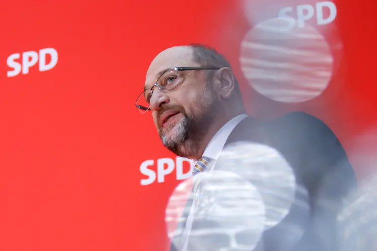 Martin Schulz: jornal havia apontado que tanto ele como Merkel se mostraram dispostos a negociar outra grande coalizão (Axel Schmidt/Reuters)