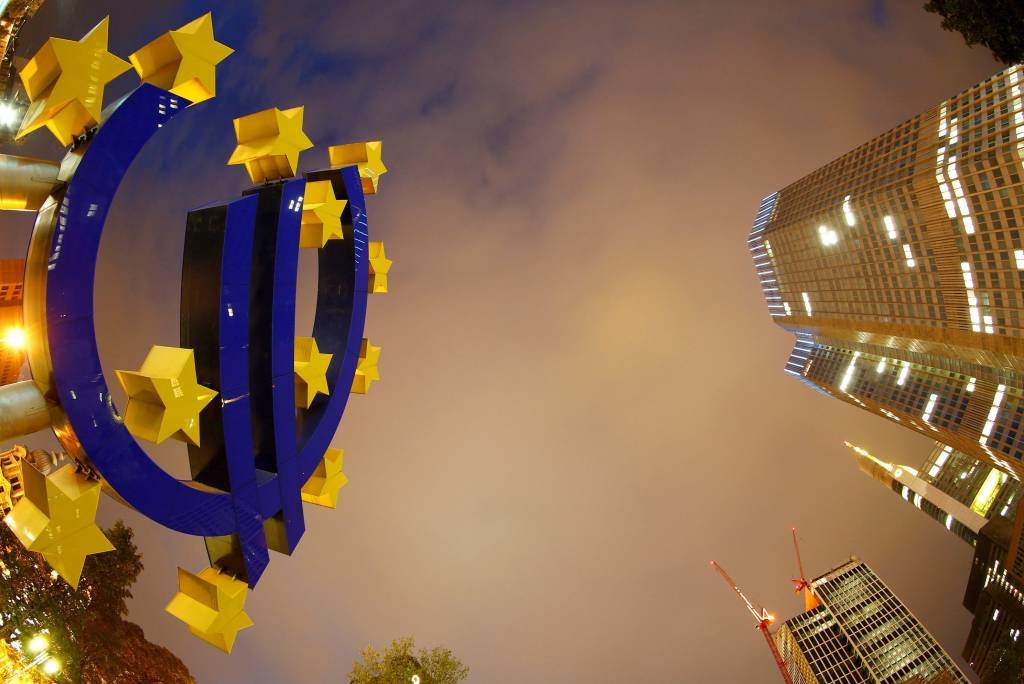 BCE mantém política monetária e enfrenta desafio com euro forte
