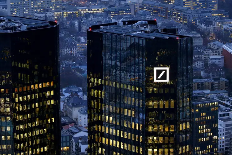 Deutsche Bank: banco alemão se prepara para revelar detalhes de uma grande reorganização que encolherá seu banco de investimentos (Kai Pfaffenbach/Reuters)
