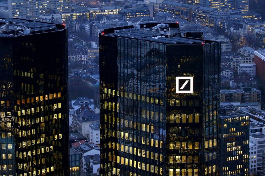 Crises e escândalos levaram Deutsche Bank a reestruturação global