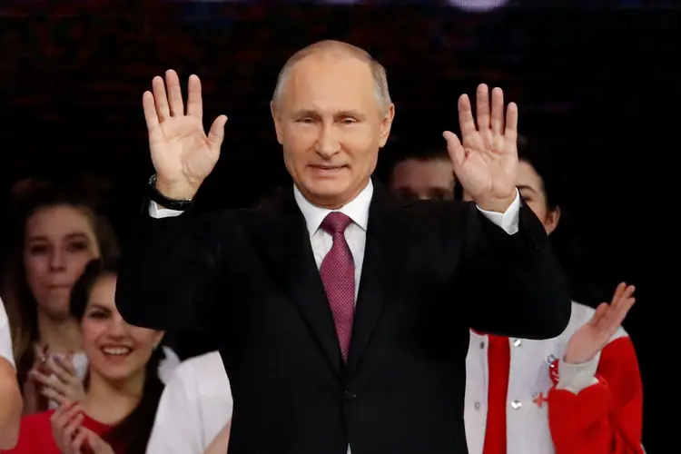 Vladimir Putin: pesquisas de opinião indicam que ele ganhará a votação facilmente (Sergei Karpukhin/Reuters)
