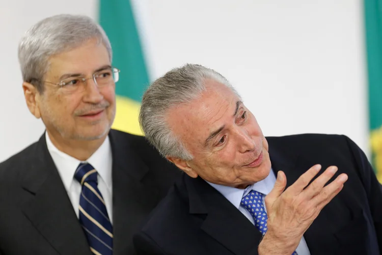 Imbassahy e Temer: "Fazer parte do seu governo foi, para mim, uma honra" (Adriano Machado/Reuters)