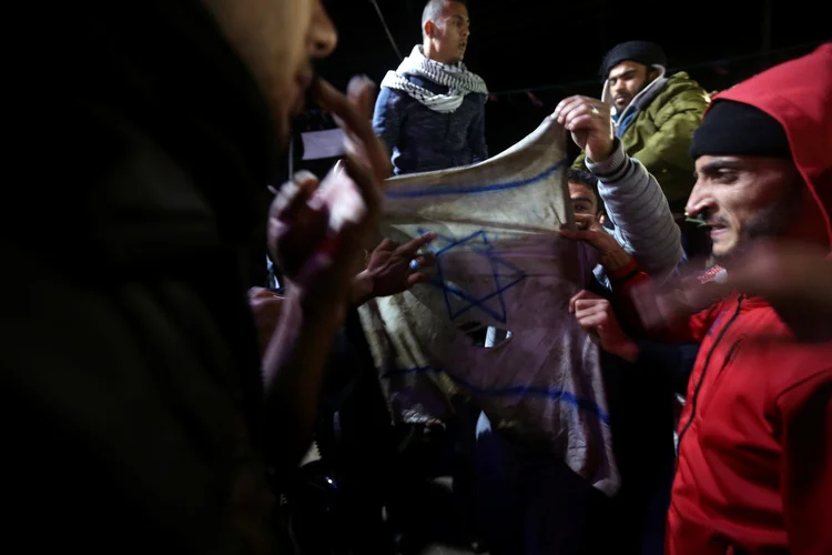 Palestina: autoridades jordanianas reforçaram a segurança nos arredores das embaixadas de EUA e Israel (Ibraheem Abu Mustafa/Reuters)