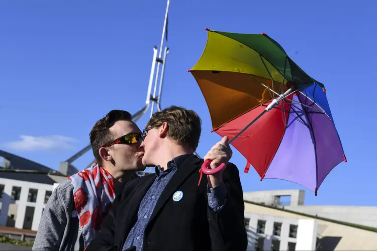 Austrália: casais do mesmo sexo poderão apresentar os pedidos oficiais de matrimônio a partir de sábado (AAP/Lukas Coch/Reuters)