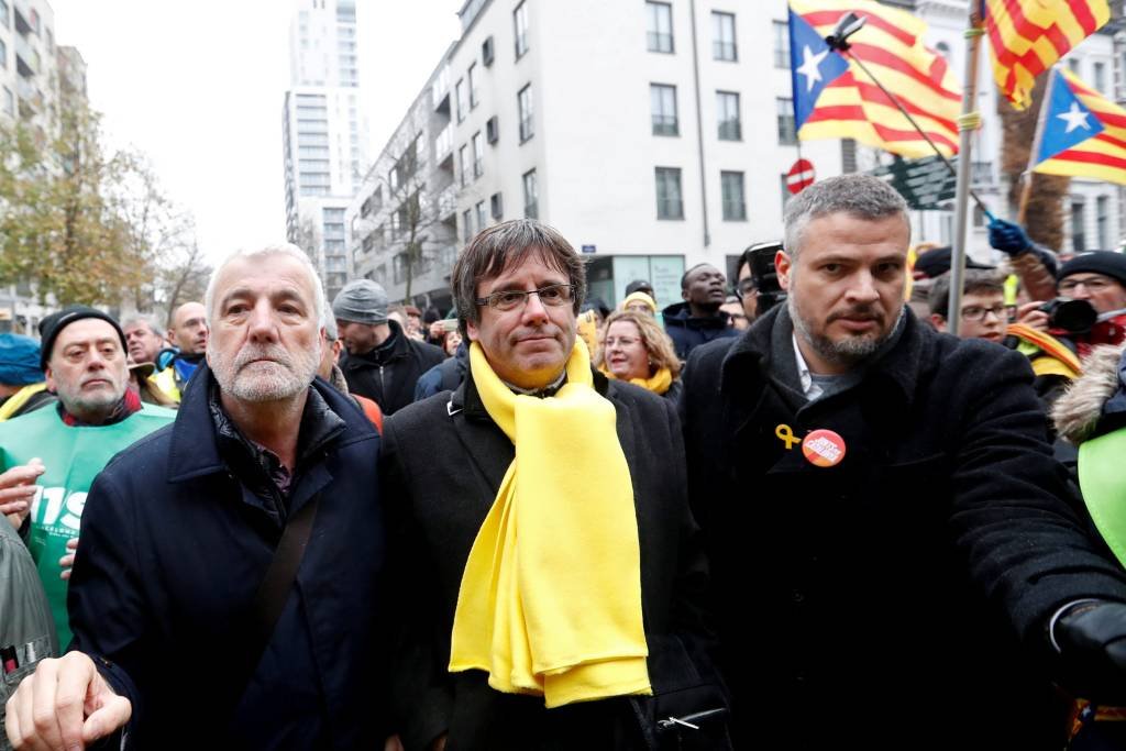 Puigdemont se diz disposto a voltar à Catalunha para tomar posse