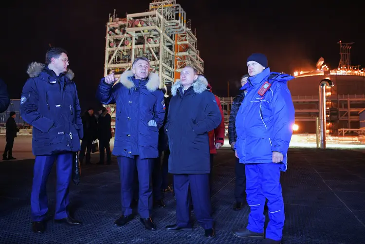 Usina: linha de produção tem capacidade prevista de 5,5 milhões de toneladas ao ano (Sputnik/Alexei Druzhinin/Kremlin/Reuters)