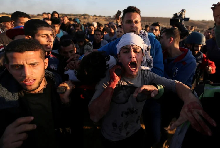 Protestos em Gaza: quatro dos feridos, todos eles na Faixa de Gaza, se encontram em estado grave (Ibraheem Abu Mustafa/Reuters)