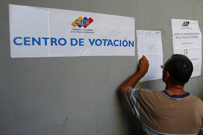 Oposição venezuelana chama eleições municipais de fraudulentas