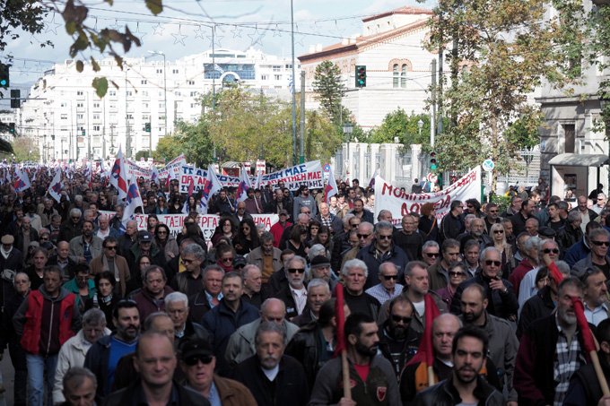 Grécia tem greve de 24 horas contra inflação elevada e por aumentos salariais