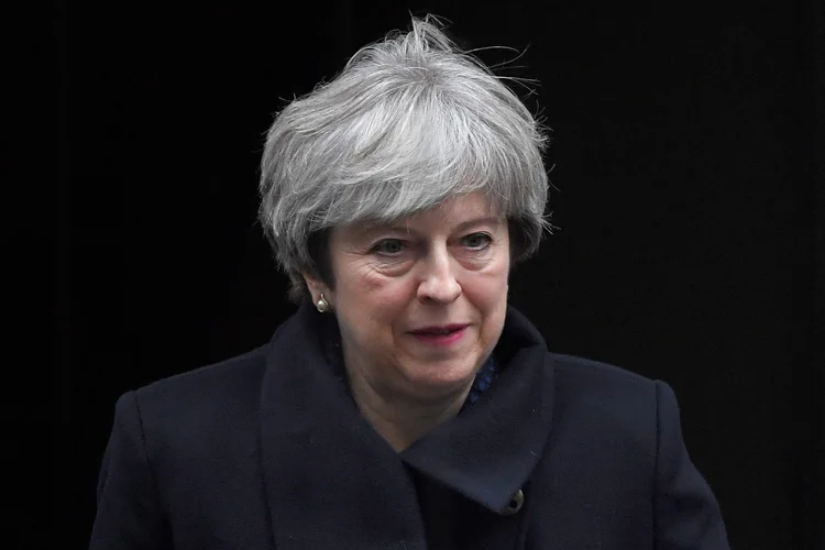 Theresa May: a premiê está promovendo mulheres, parlamentares negros e mais jovens para desafiar seus críticos (Toby Melville/Reuters)