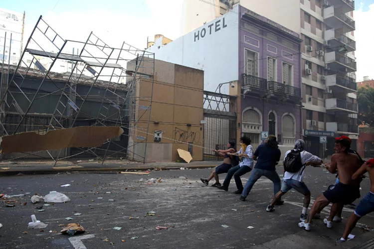 Greve contra a reforma na Argentina começará às 12h (horário local, 13h de Brasília) e se estenderá até amanhã (Agustin Marcarian/Reuters)