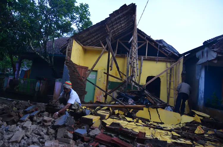 Terremoto: Java, ilha mais densamente povoada da Indonésia, é casa de mais de metade de suas 250 milhões de pessoas (Antara Foto/Adeng Bustomi/Reuters)