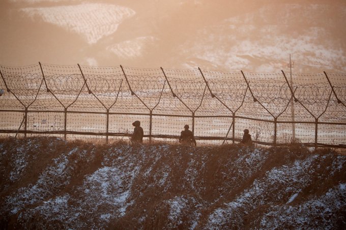 Soldado norte-coreano foge para o Sul pela fronteira ocidental