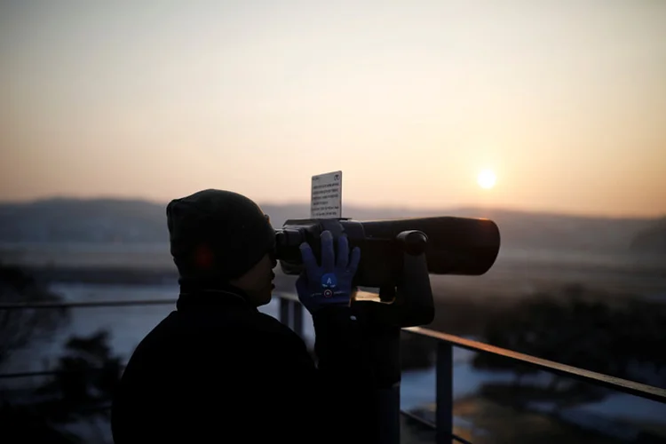 Fronteira coreana: exército sul-coreano realizou primeiro uma advertência através do seu sistema de megafone (Kim Hong-Ji/Reuters)