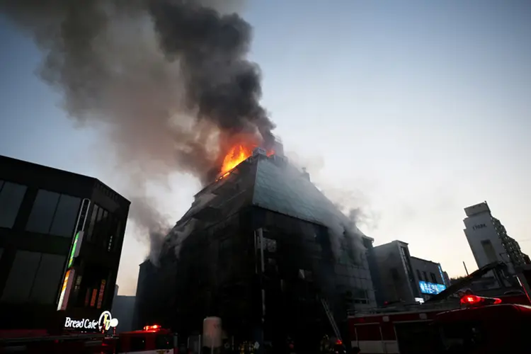 Incêndio na Coreia do Sul: autoridade do corpo de bombeiro disse que a maior parte das vítimas foi encontrada em uma sauna (Foto/Reuters)