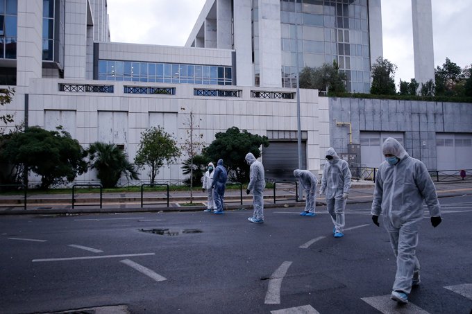 Bomba explode em frente ao Tribunal de Apelações de Atenas