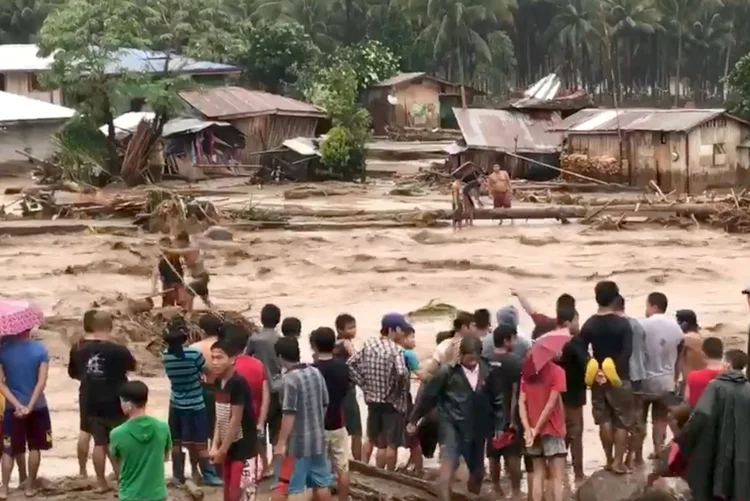 Filipinas: dezenas de pessoas estão desaparecidas por causa da tempestade (Aclimah Cabugatan Disumala/Reuters)