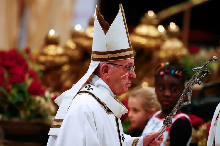 Papa Francisco celebra missa de Natal na basílica de São Pedro, no Vaticano (REUTERS/Tony Gentile/Reuters)